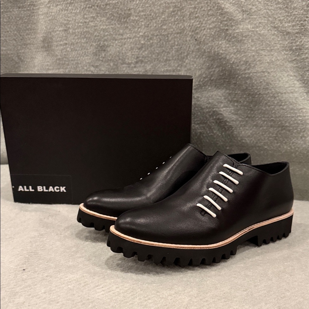 All Black Shoes Side Cord in Black/Ivory Size 40 or 9/9.5 Women’s NWT